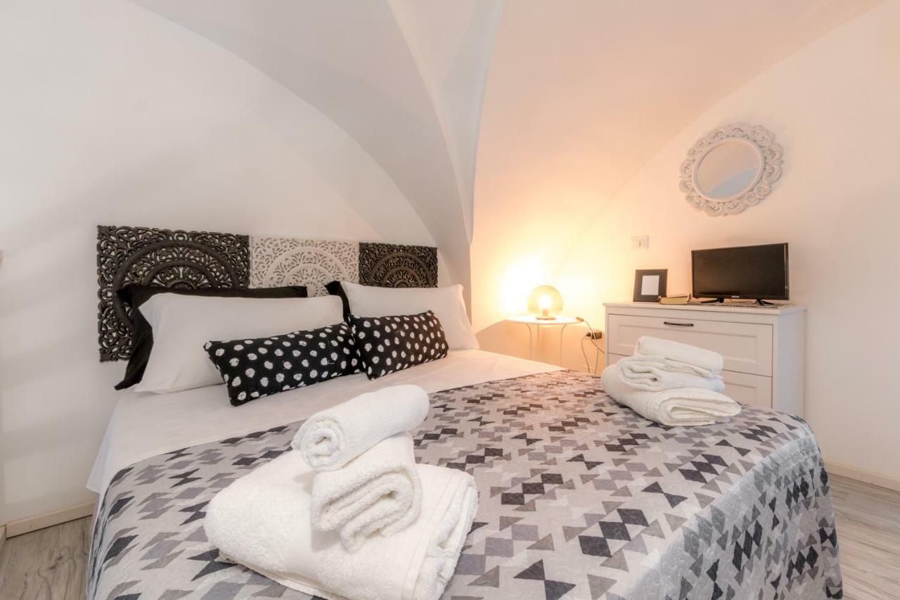 Palazzo Refolo Boutique Suites Martano Extérieur photo