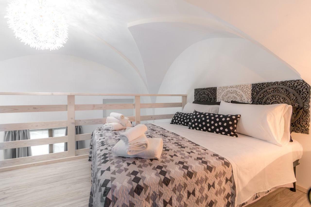 Palazzo Refolo Boutique Suites Martano Extérieur photo